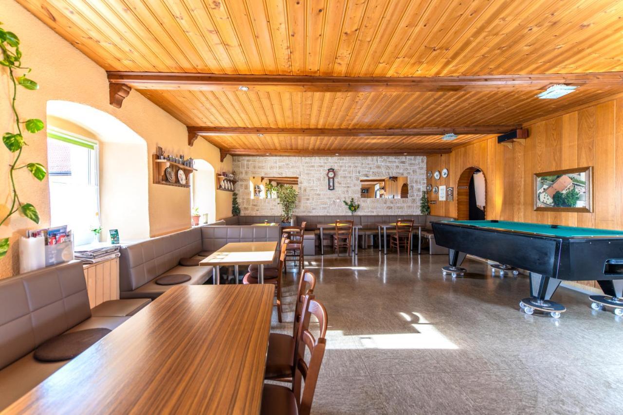 Gasthof Zum Burgkrug Leuchtenberg Kültér fotó